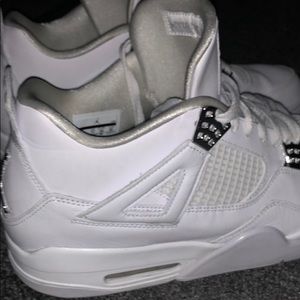 Retro 4 Pure Moneys
